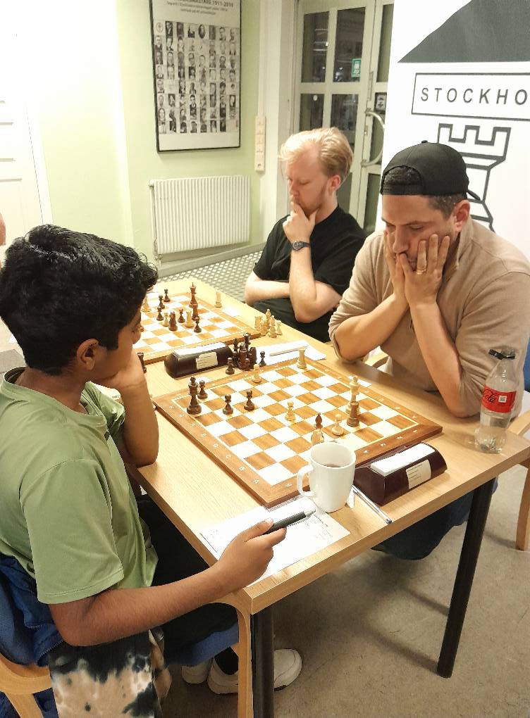 Första lagmatcherna